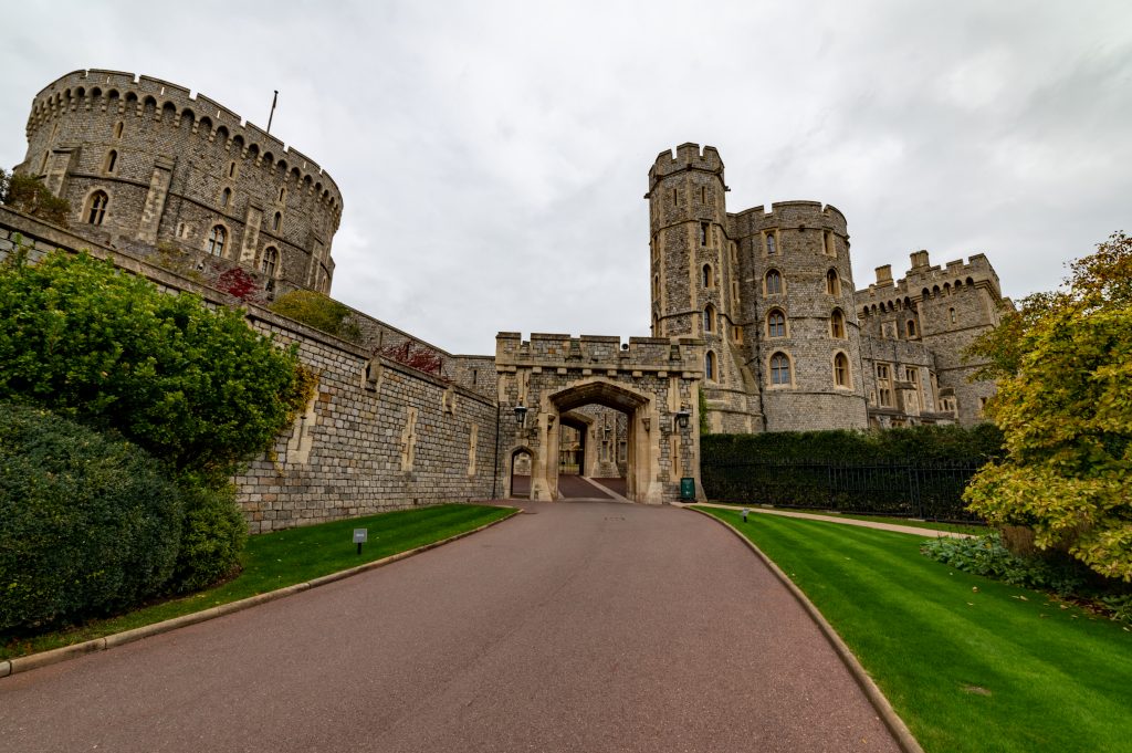 Виндзорский замок: королевская резиденция за пределами Лондона
