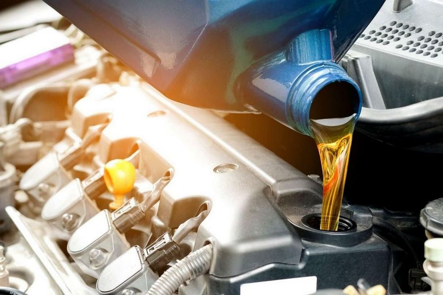 Как моторное масло влияет на работоспособность двигателя автомобиля?